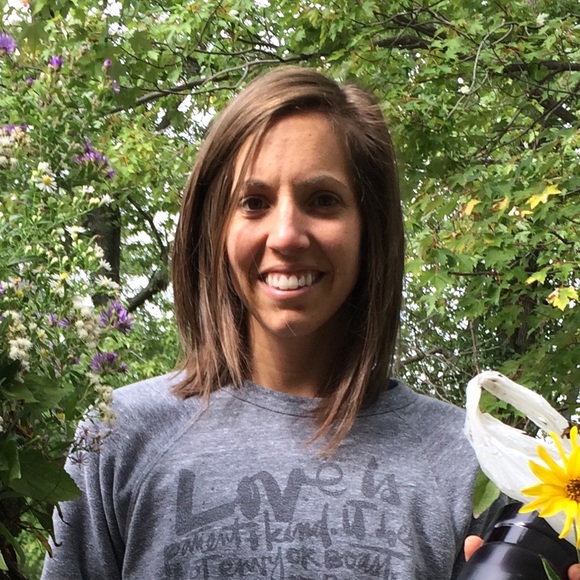 Meet your Posher, Christy - Picture 1 of 1